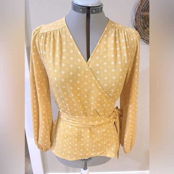 NWOT Hinge Golden Yellow Wrap Top Size Small Jacquard Long Sleeve Blouse - Picture 2 of 10